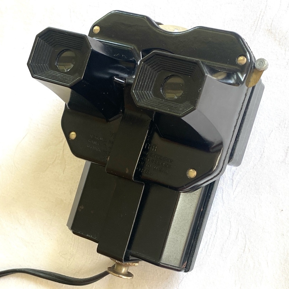 VINTAGE 1950s Viewmaster with Light Attachment & 3 Queen Elizabeth Reels TESTED